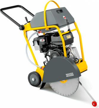 Резчик швов Wacker Neuson MFS-1350CE в прокат в Чите. У нас лучшая цена за сутки! Возможность взять в аренду с выгодной скидкой до 40% при экспресс доставке 24/7. И помните, ночью стоимость еще дешевле на 30%! #арендапрокат #виброплита #выгодно